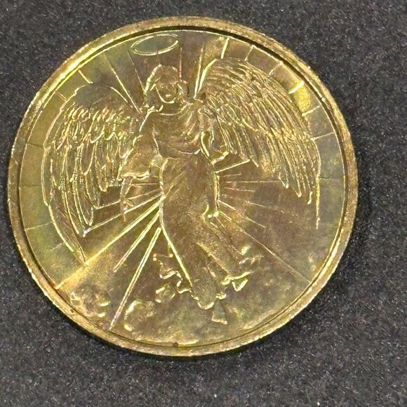 Guardian Angel Pocket Medal Coin lucky Tokens Prayer Gold Tone Tokens Vintage - Picture 1 of 7